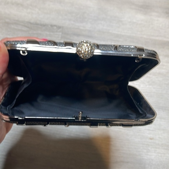 Fawzia Glitzy Abstract Rhinestone Clasp Box Evening Clutch - Picture 6 of 6